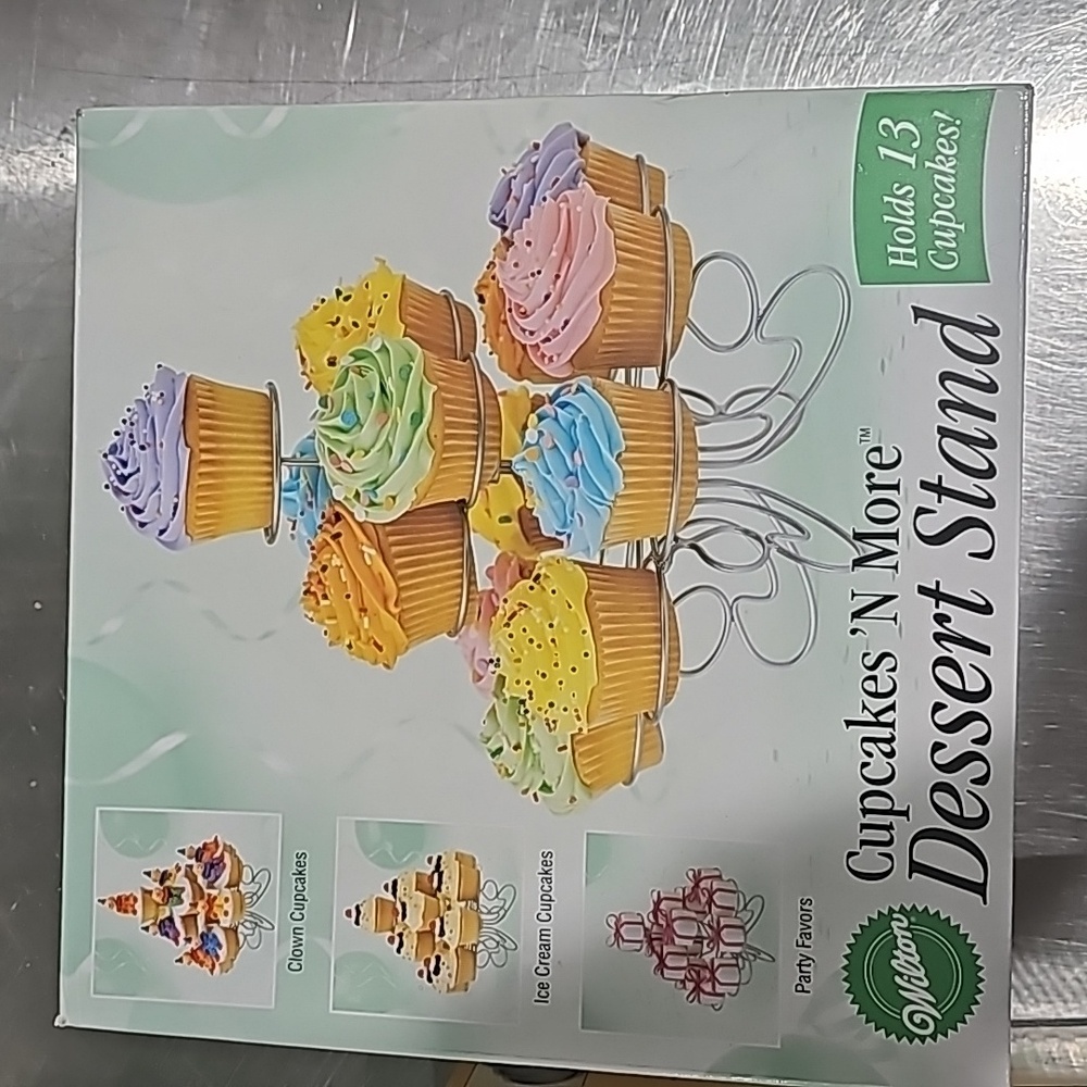 Wilton cupcake stand NIP